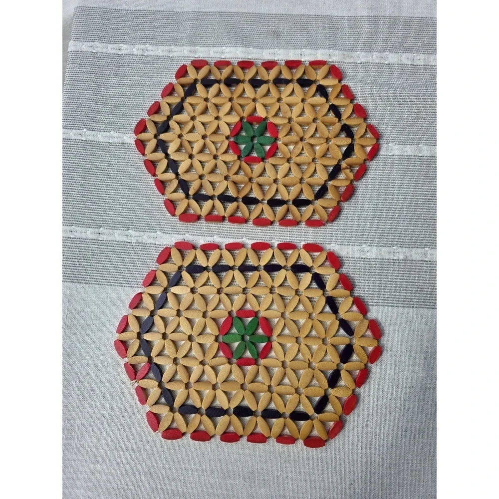 VTG Set 2 Wood Chip‎ Trivets 7x10 Red Green Black Geometric Kitchen Table